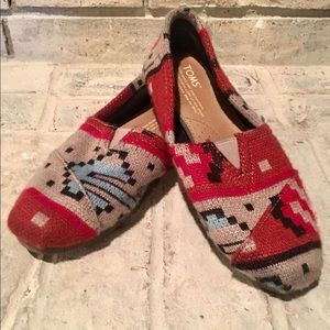 TOM’s Aztec Print - Red, Beige, Light Blue.